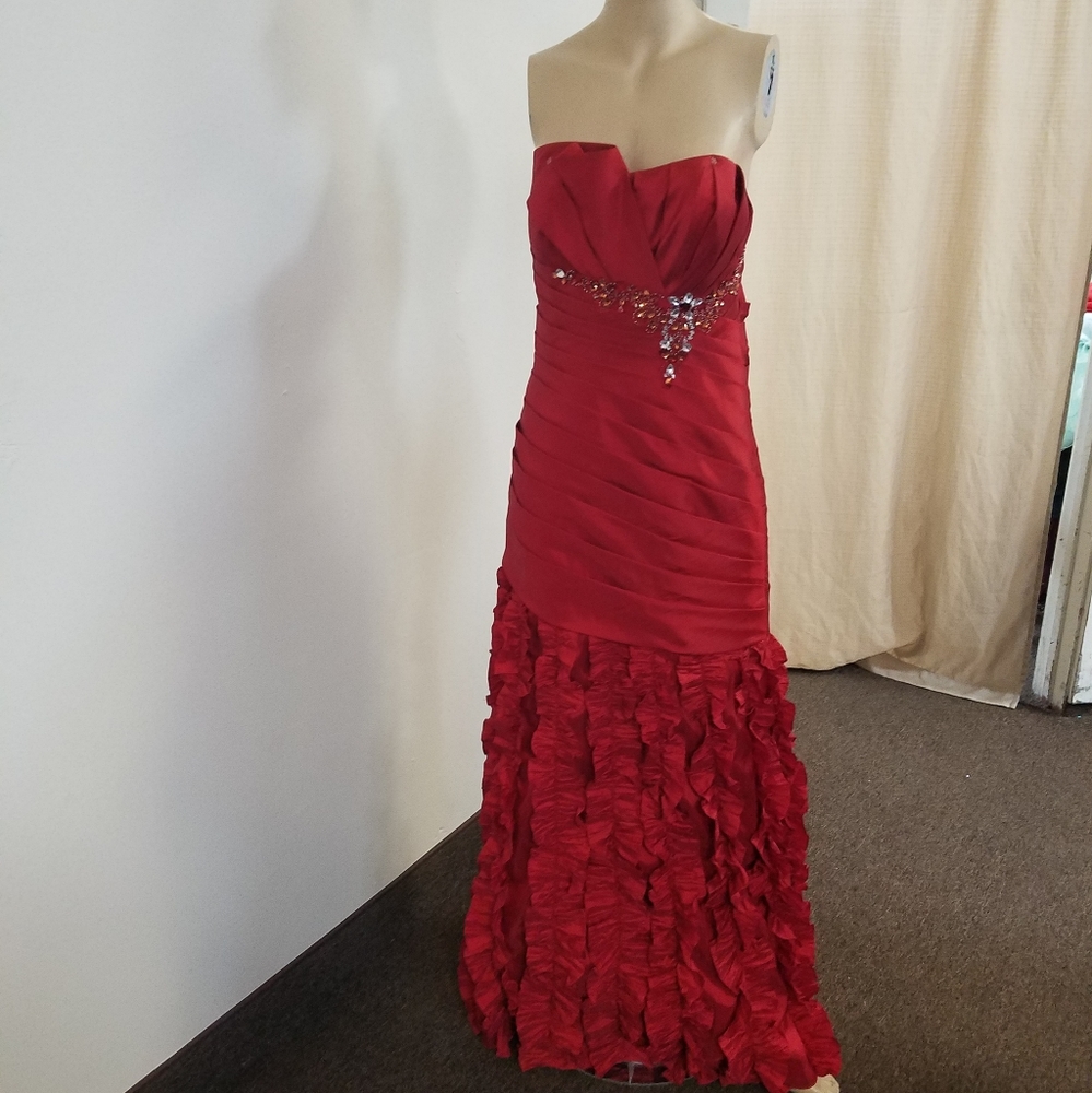 Jessica designs size 16 prom dress
